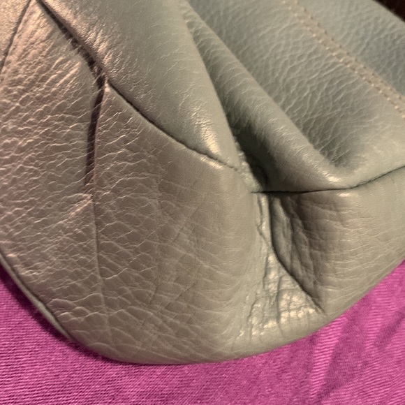 Super clean coach in a robins egg blue - Picture 10 of 11